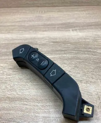 BMW 5 E39 Steering wheel buttons/switches 8363655