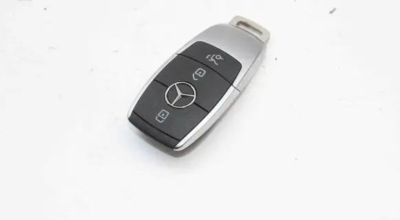 Mercedes-Benz EQB Ignition key/card A1779055806