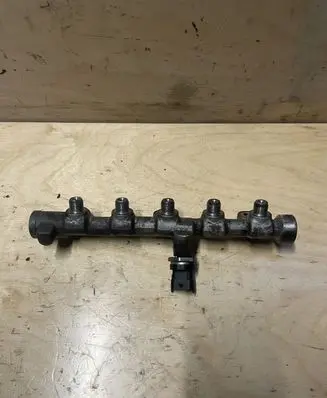 Fuel main line pipe