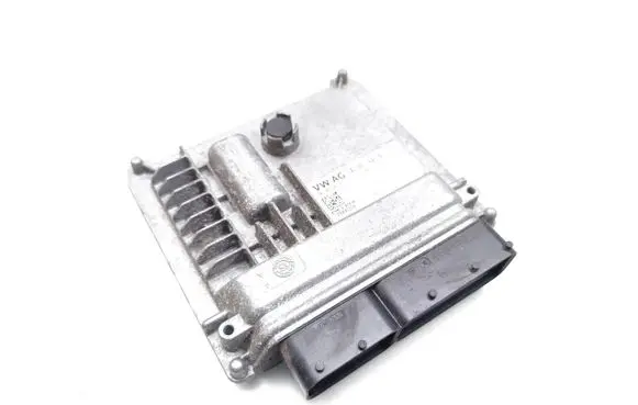 Skoda Octavia Mk3 (5E) Engine control unit/module 04L907445B 28445556