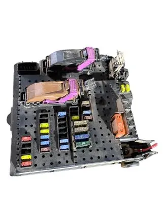 Volvo XC90 Fuse module 30728512 28017881
