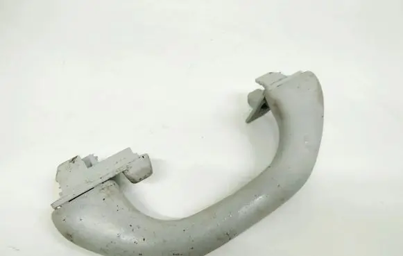 Volkswagen PASSAT B6 Rear interior roof grab handle