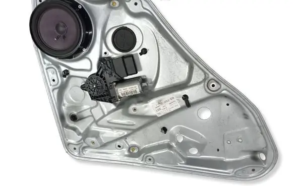 Volkswagen PASSAT B5.5 Rear door window regulator motor 3B9839751BF