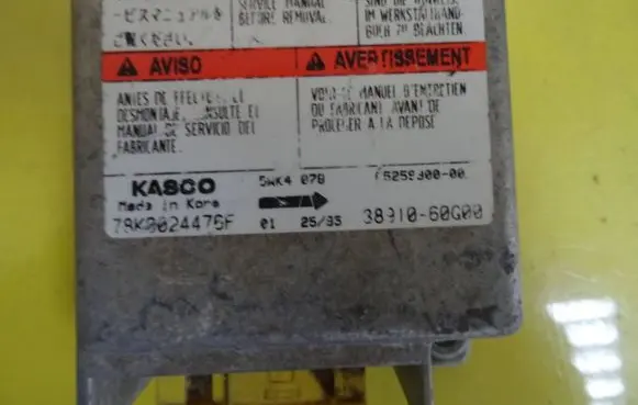 Suzuki Baleno EG Airbag control unit/module 3891060G00