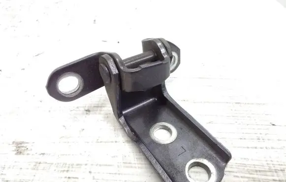 Lexus CT 200H Rear door lower hinge