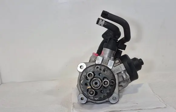 Volkswagen Transporter - Caravelle T5 Fuel injection high pressure pump 03L130755J 05020413 0445010520