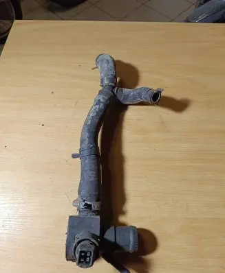Volkswagen Golf III Engine coolant pipe/hose 028121132A