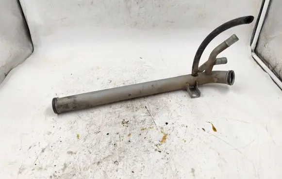Engine coolant pipe/hose
