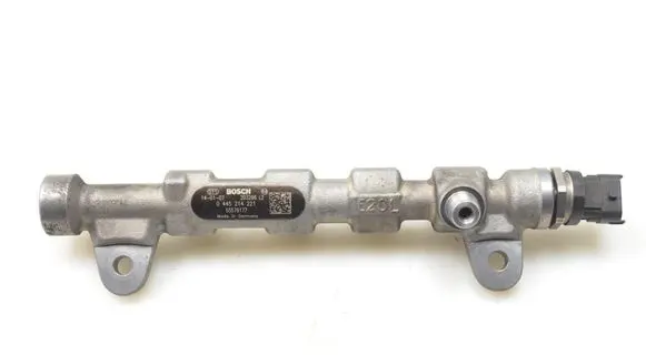 Opel Insignia A Fuel main line pipe 55576177