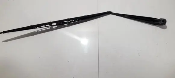 Mitsubishi Carisma Front wiper blade arm