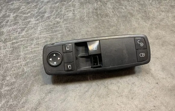 Mercedes-Benz A W169 Electric window control switch A1698206410