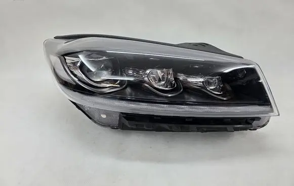KIA Sorento Headlight/headlamp 92102-C5620