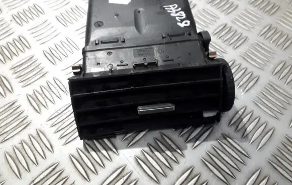 Ford Focus C-MAX Dash center air vent grill 3M51R014L21B