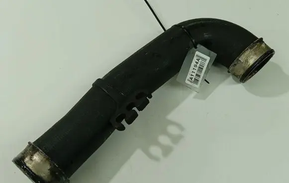 Skoda Octavia Mk2 (1Z) Intercooler hose/pipe 