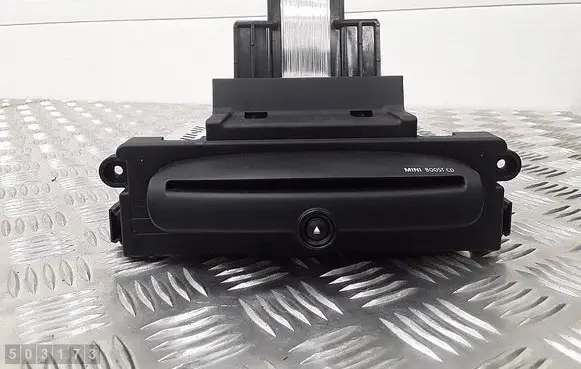 Radio/CD/DVD/GPS head unit