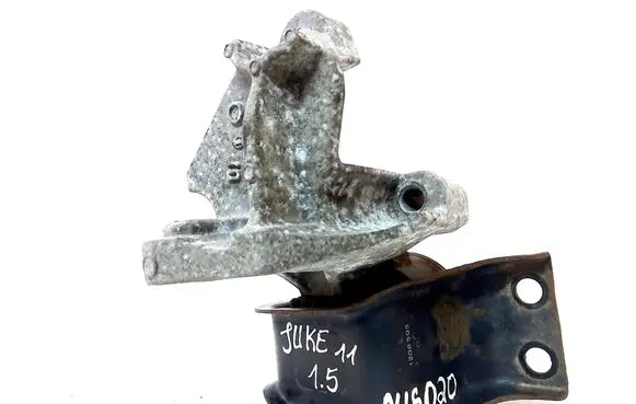 Nissan Juke I F15 Engine mount bracket