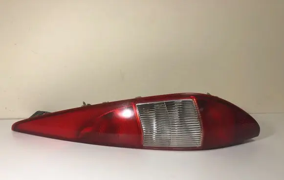 Ford Mondeo Mk III Rear/tail lights 1S7113404C