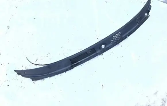 Mitsubishi Carisma Wiper trim mb944695