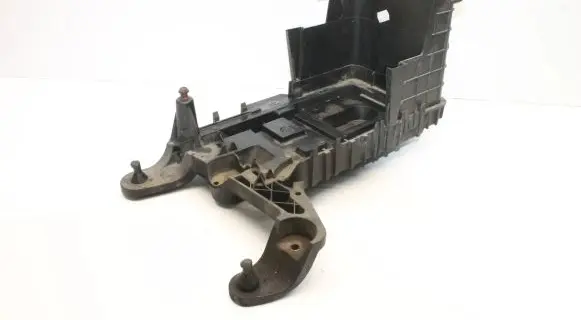 Audi A3 S3 8P Battery box tray 1K0915325A