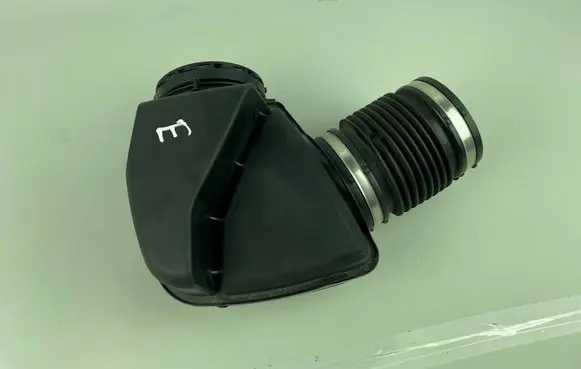BMW 1 F20 F21 Intake resonator 70604496 70604236