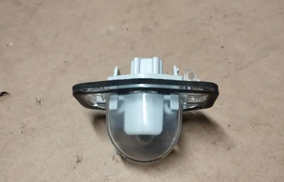 Honda CR-V Number plate light