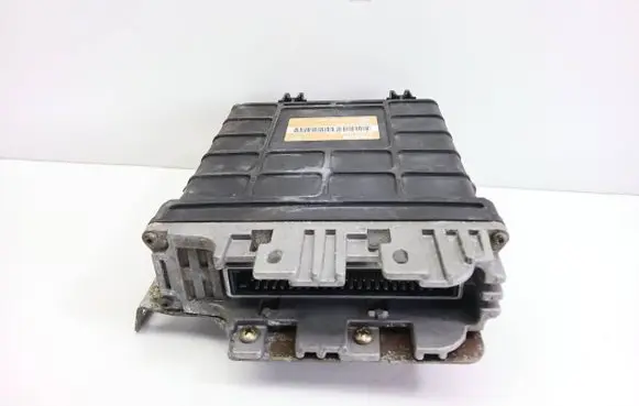 Volkswagen Golf III Engine control unit/module 0261200701 1H0907311