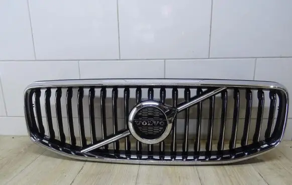 Volvo XC60 Front bumper upper radiator grill 31425535