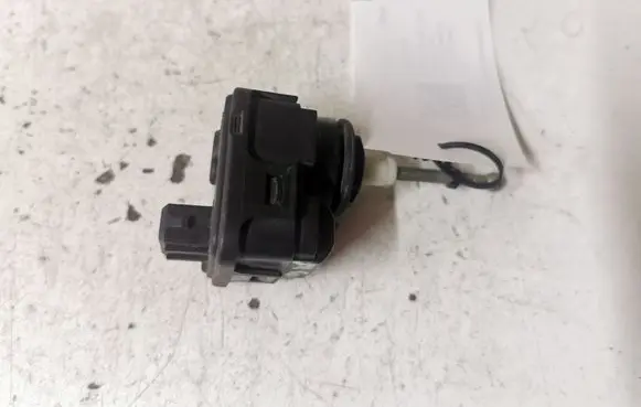 Headlight level adjustment motor