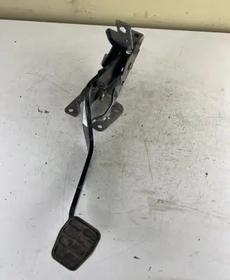 Mitsubishi Colt Brake pedal A4542900618 4620A036 1240039000