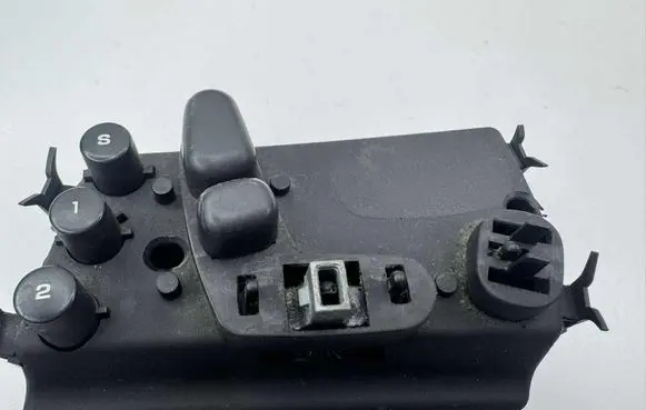 Chrysler Pacifica Seat control switch 0YD07TRMAC