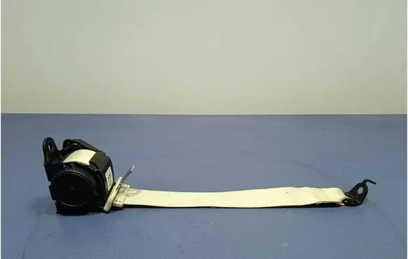 Audi A4 S4 B7 8E 8H Front seatbelt 7402529