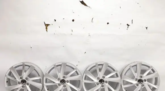 Volkswagen Golf VIII R17 alloy rim 