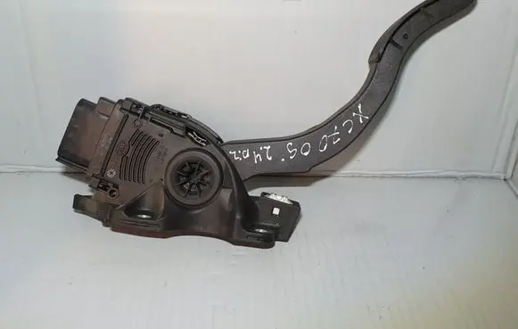 Volvo XC70 Accelerator throttle pedal 6G929F836BD 6PV00922001