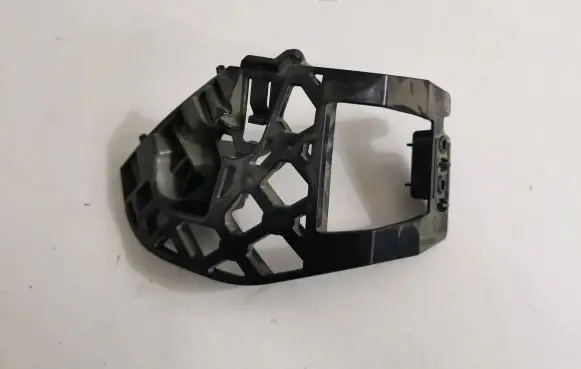 Front bumper mounting bracket