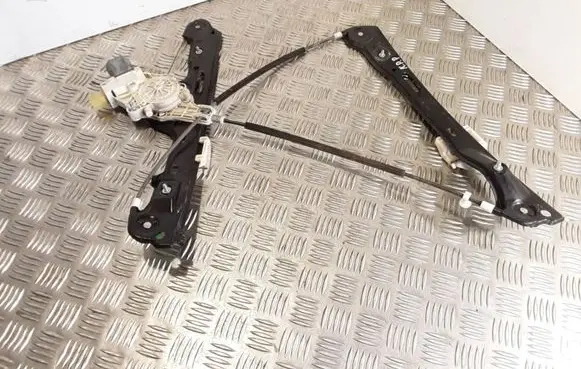 BMW 1 E81 E87 Front door window regulator with motor 6927027 996624101 7067795
