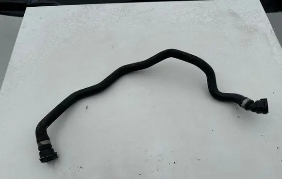 BMW X5 E70 Engine coolant pipe/hose