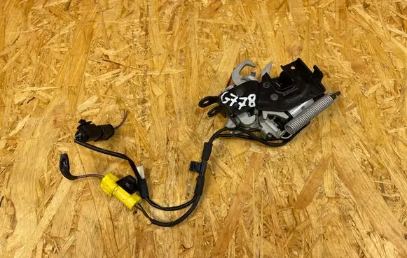 BMW 5 G30 G31 G38 Engine bonnet/hood lock/catch 7347410