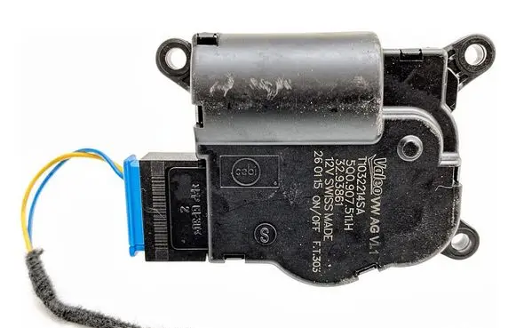 Volkswagen Golf VII Air flap motor/actuator 5Q0907511H