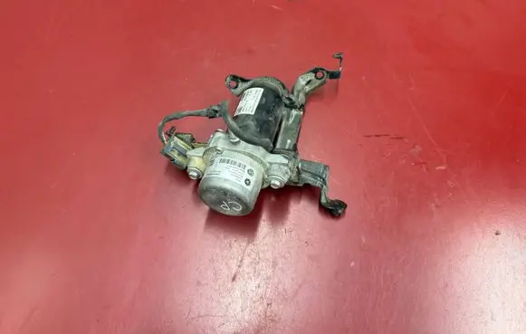 Chrysler Pacifica Vacuum pump P68274999AD 68274999AD