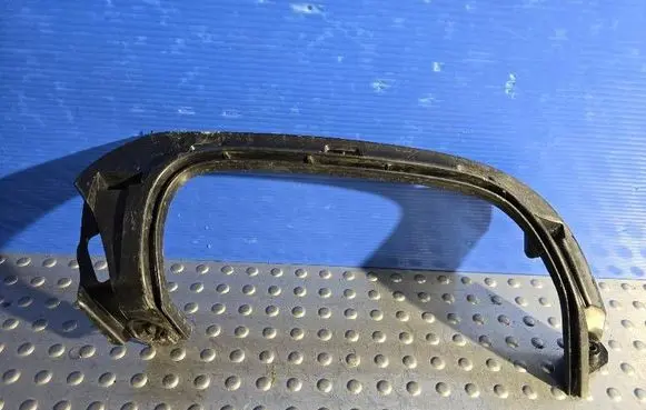 Volvo XC90 Muffler mount bracket/holder 31383838