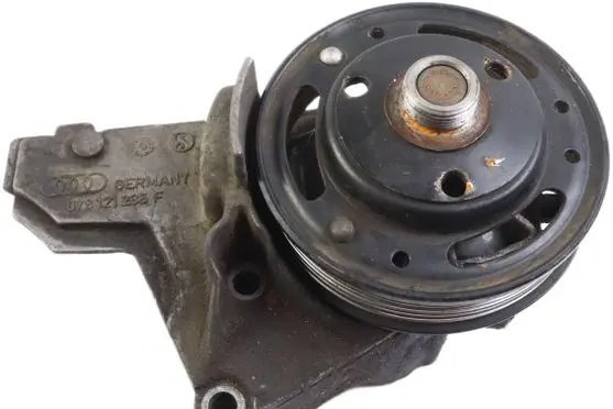 Audi A6 S6 C5 4B Viscous fan clutch 078121235F