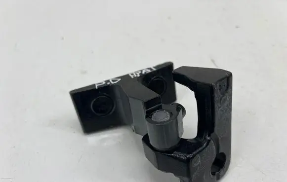 Mercedes-Benz E W214 Front door lower hinge