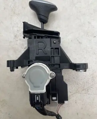 Lexus CT 200H Gear selector 75C832RHD