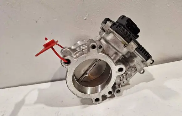 Peugeot 408 II Throttle body valve 9818664880