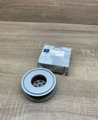 Mercedes-Benz 500 SL Oil filter cover A0004662104