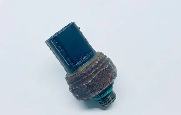 BMW X3 E83 Air conditioning (A/C) pressure sensor 64539323658 9323658