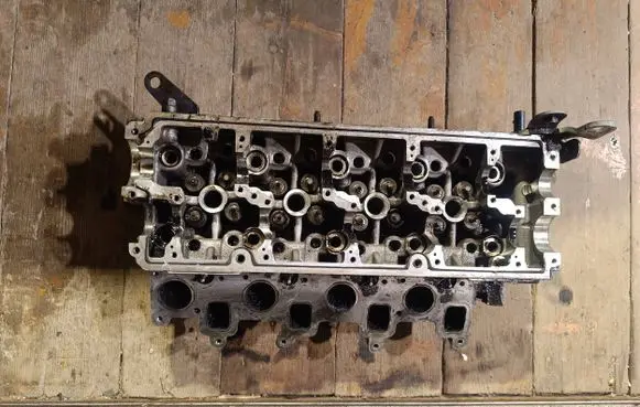 Volkswagen Caddy Engine head 03L103