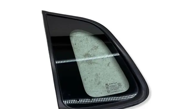 Hyundai Tucson JM Rear side window 878102E000