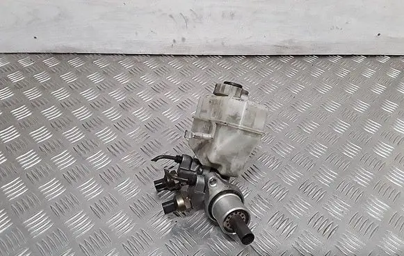 BMW 3 E46 Master brake cylinder 03350884781 03350884791