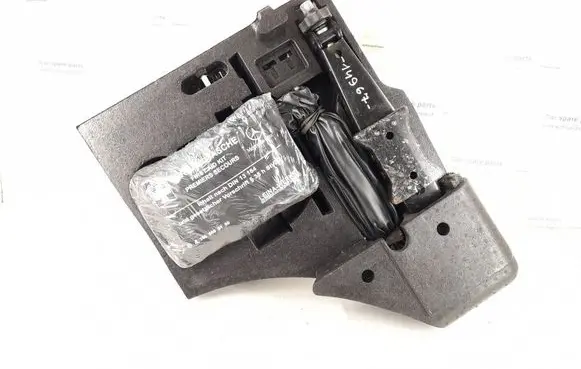 Mercedes-Benz Vito Viano W639 Lift Jack 6395810001 6395800218